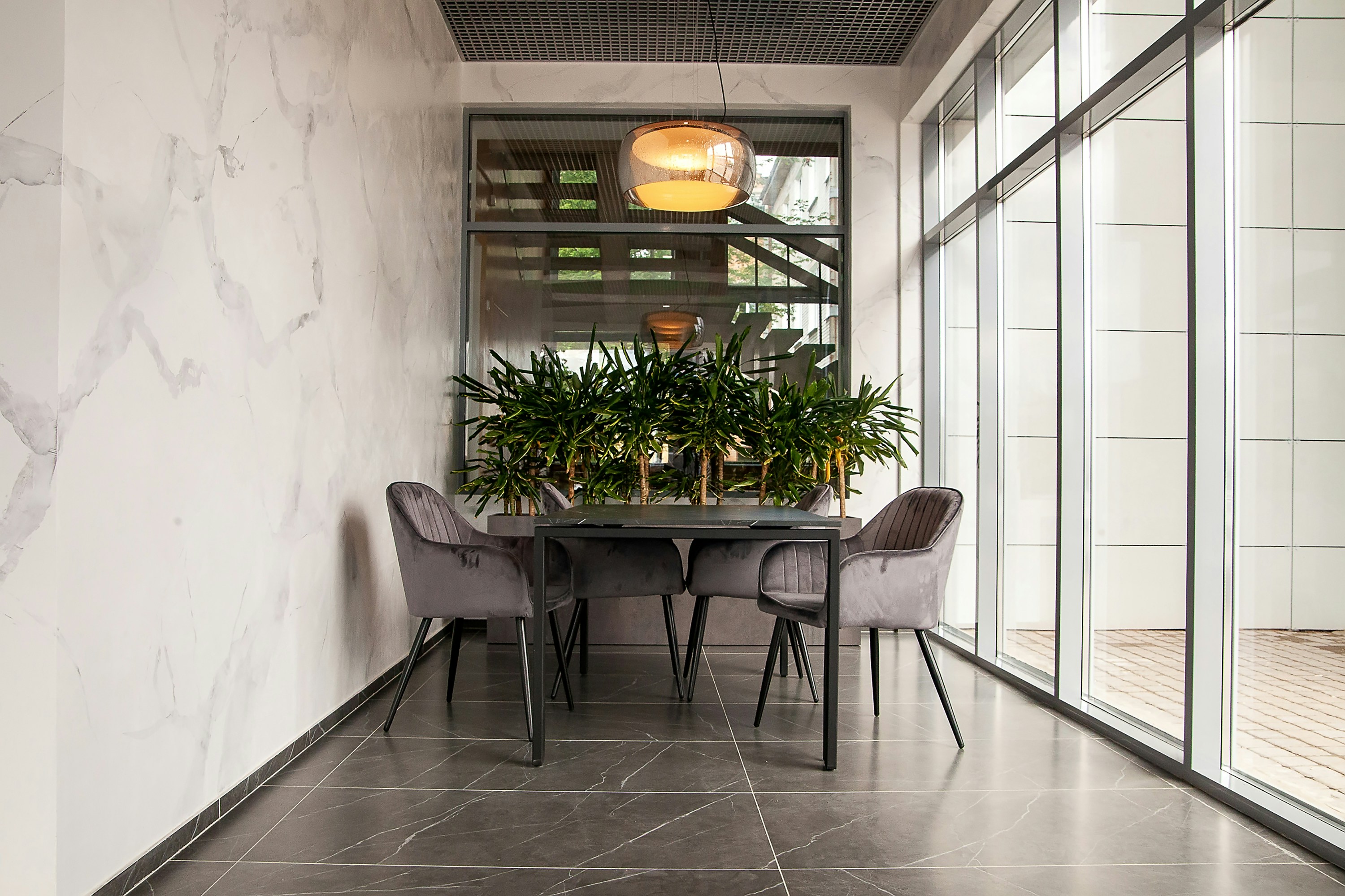 Large Format Porcelain Floor Tile – Carrara White